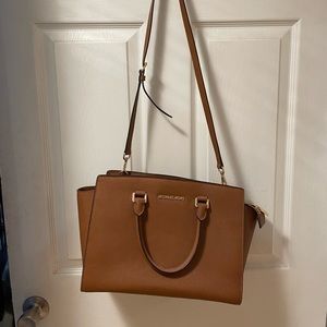 Brown Michael Kors bag! With long strap and handles